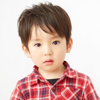 お出かけにピッタリな子供の簡単人気ヘアアレンジを紹介 ショートボブ 三つ編 Fq Japan 男の育児online