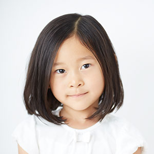 大人のまねっこ 子供の簡単人気ヘアアレンジを紹介 ナチュラルボブ カーリーヘア Fq Japan 男の育児online