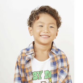 個性が際立つ子供の簡単人気ヘアアレンジを紹介 ツーブロックパーマ マッシュ Fq Japan 男の育児online