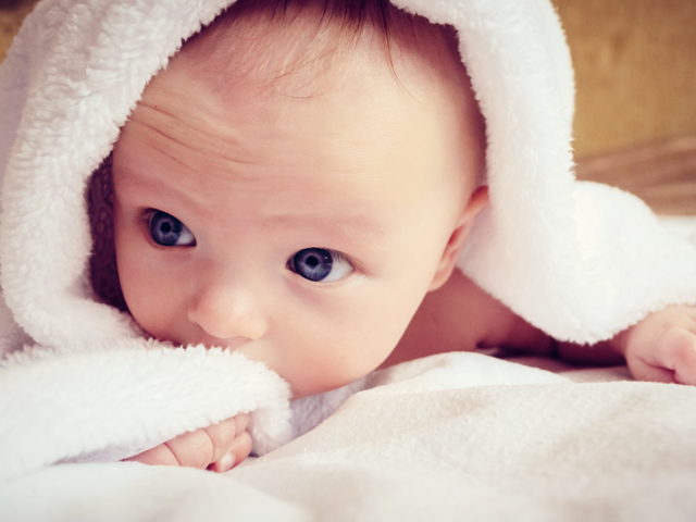 赤ちゃんを乾燥肌から守るスキンケア方法6つ バリア機能を高めてカサカサ肌を予防するには Fq Japan 男の育児online