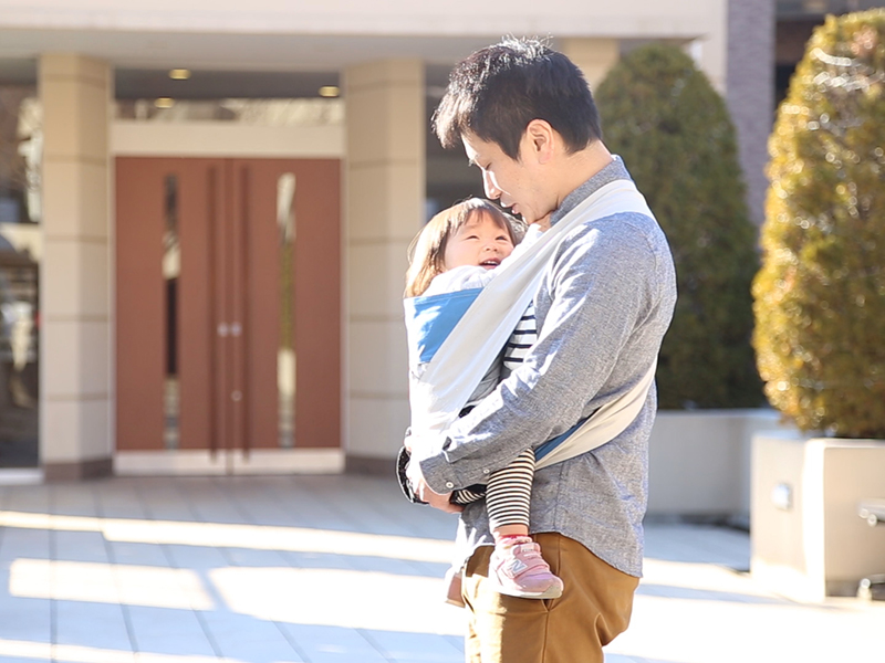 パパ専用抱っこひも Papa Dakko パパダッコ が人気 オシャレな育児アイテムが話題 Fq Japan 男の育児online