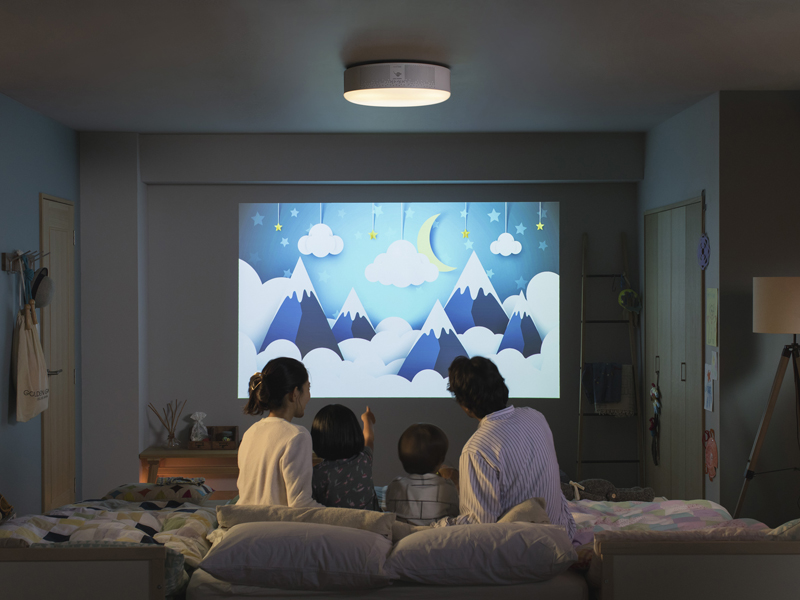 おうち時間”に最適！ 1ヶ月で1万台を売り上げた『popIn Aladdin 2』とは？｜FQ JAPAN 男の育児online