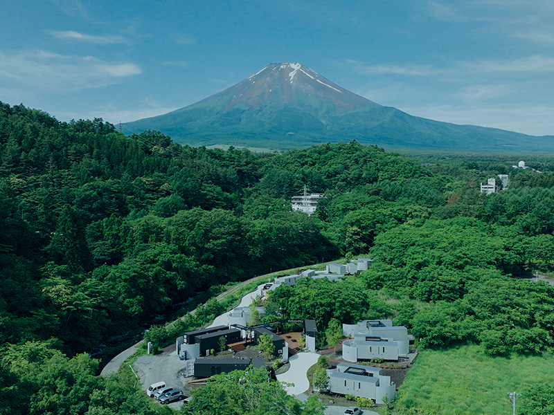 【１組様をご招待】 富士山を眺めてリラックス！自然に囲まれたヴィラ型ホテルとは